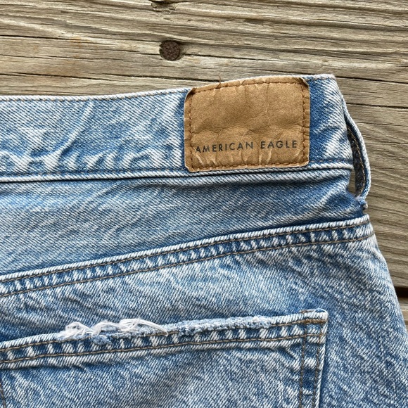 American Eagle High Waisted Denim Mom Shorts | sz 8 - Picture 5 of 7